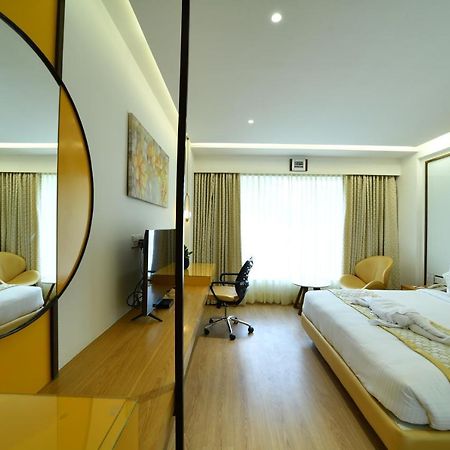 The President Hotel, Kumarapark Bangalore Luaran gambar
