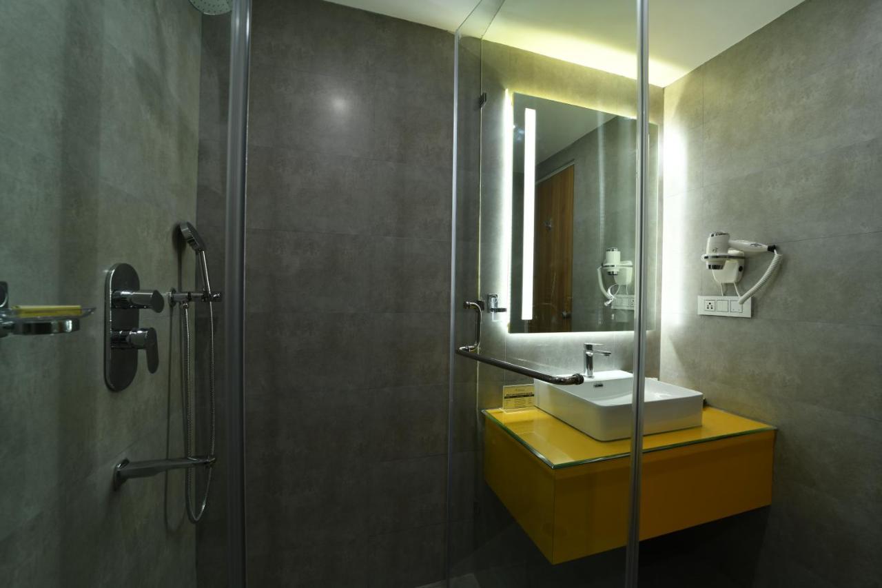 The President Hotel, Kumarapark Bangalore Luaran gambar