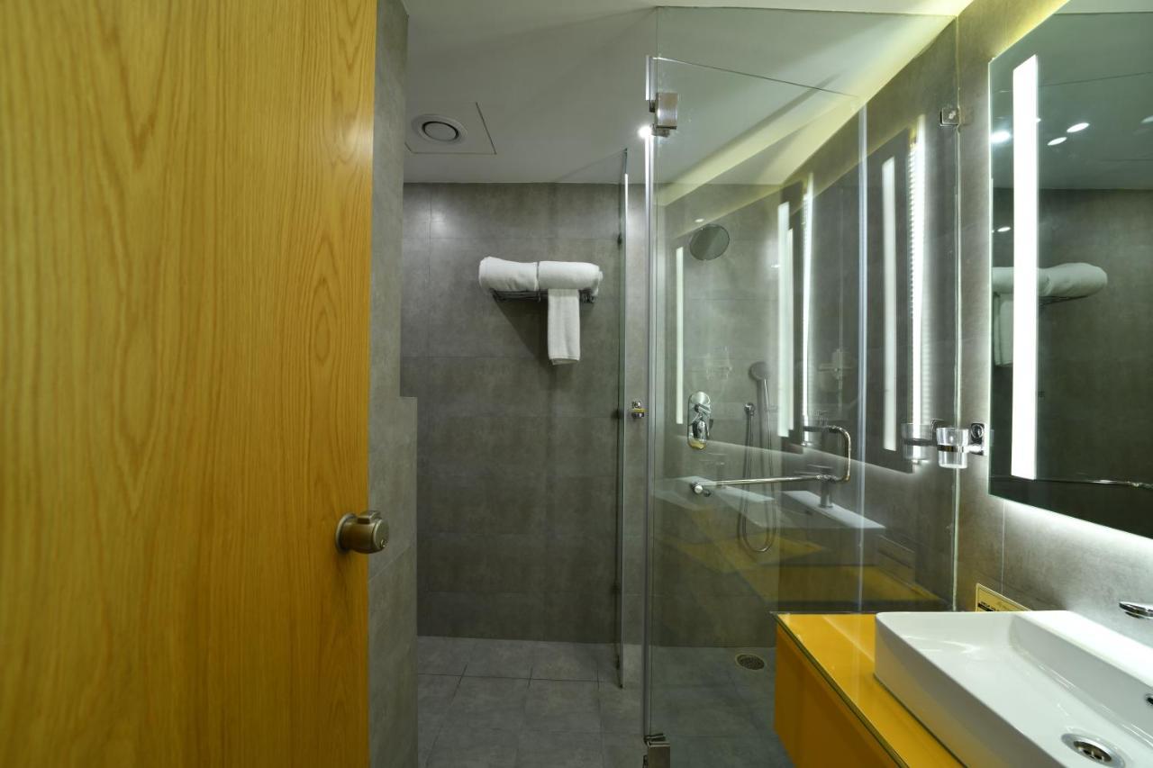 The President Hotel, Kumarapark Bangalore Luaran gambar
